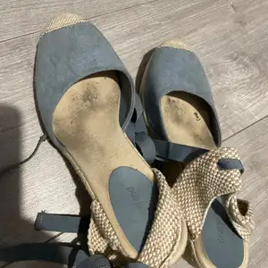 Styrane buty