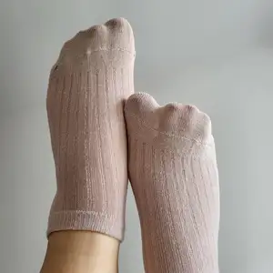 Cieliste, spocone skarpeteczki