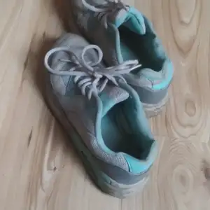 Uwalone stare buty Air Max