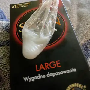 Gumka ze spermą z dużego fiuta +bonus zadania