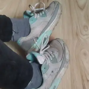 Uwalone stare buty Air Max