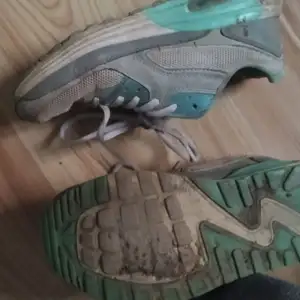 Uwalone stare buty Air Max