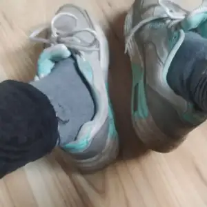 Uwalone stare buty Air Max