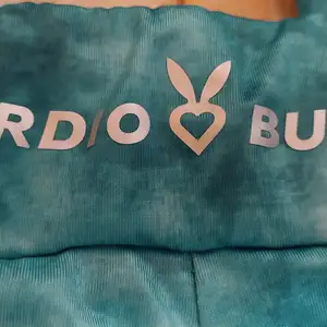 Posikane legginsy cardio Bunny