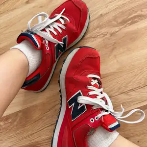 Znoszone buty sportowe