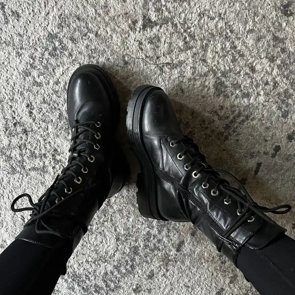 moje ukochane 4 letnie sznurowane botki workery