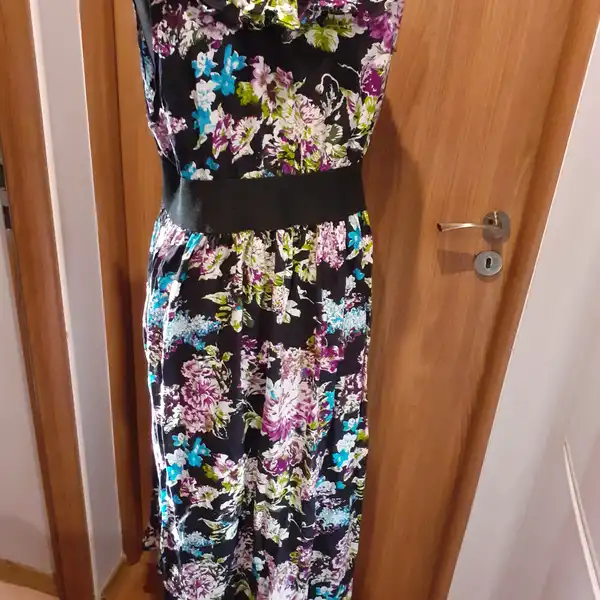 Sukienka dla sisy w biuscie 140 cm