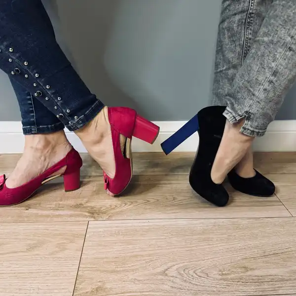 Buty moje i mojej mamy Mariolki na obcasie