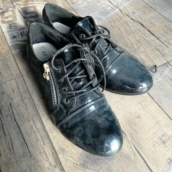 Klasyczne buty do stepowania