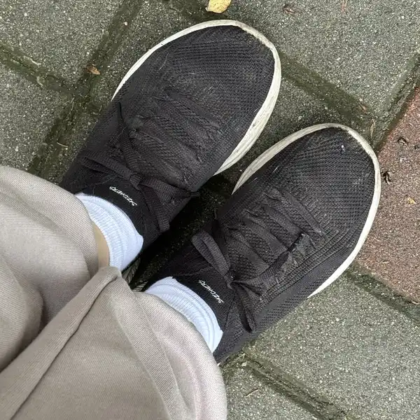Mega zajechane sportowe buty