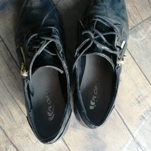 Klasyczne buty do stepowania