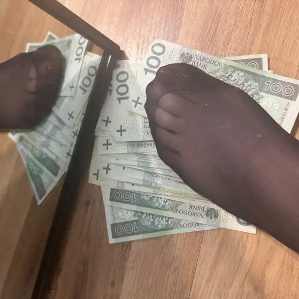 Money slave żywy bankomat prawdziwy frajer