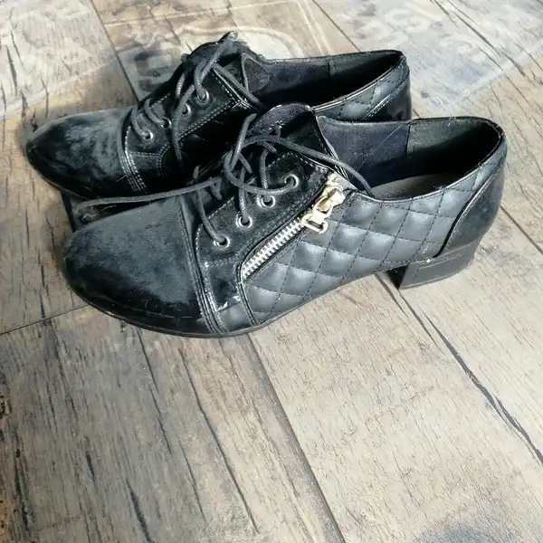 Klasyczne buty do stepowania