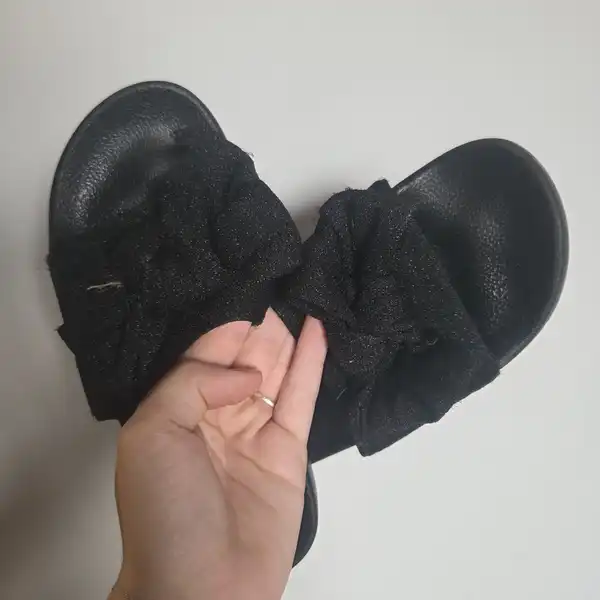 Mega znoszone klapki