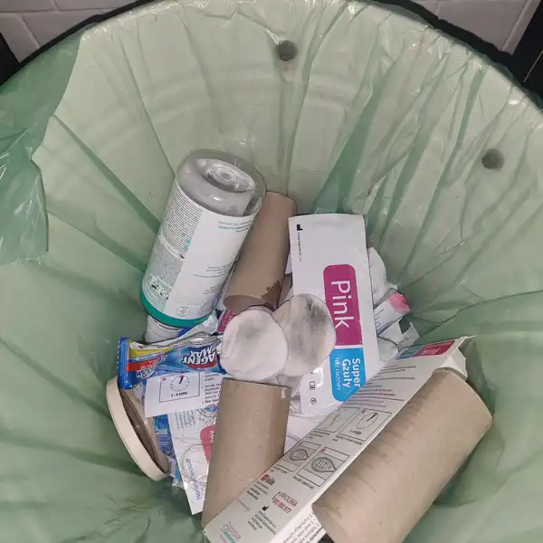 Śmieci z łazienki