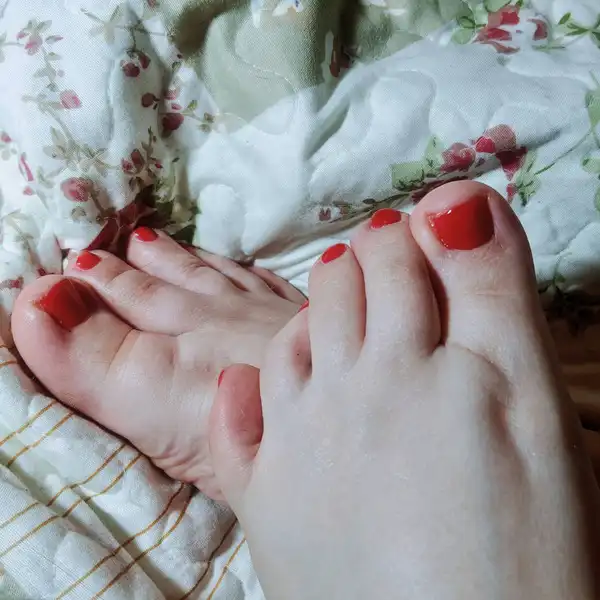 Wybierz mi kolor pedi a dostaniesz fotki