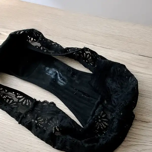 Majtki całe w moich sokach po masturbacji