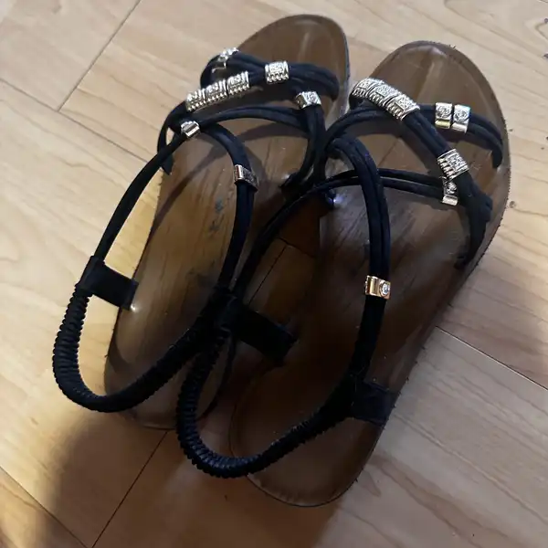 Znoszone sandaleczki